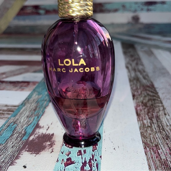 Marc Jacobs Lola Eau de Parfum Perfume Spray EUC 1/4 left Flower Made in France - Picture 4 of 7